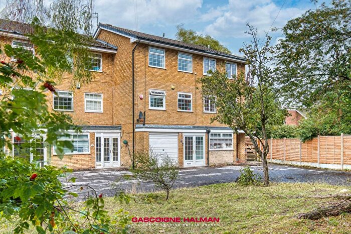 4 Bedroom Terraced House For Sale In Plymouth Drive, Bramhall, SK7