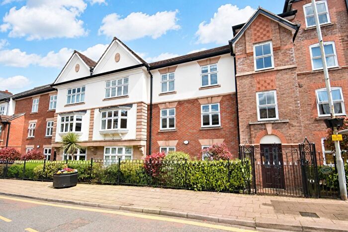 2 Bedroom Flat For Sale In Chapel Road, Alderley Edge, SK9