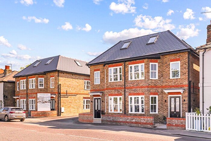 4 Bedroom End Of Terrace House For Sale In Station Road, Hampton, TW12