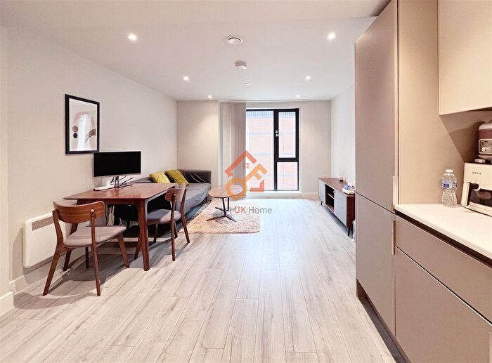 1 Bedroom Flat To Rent In St. Martins Place, Broad Street, Birmingham, B15