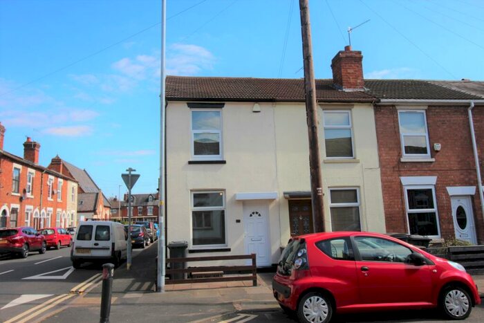 2 Bedroom House To Rent In Wood Street, Kidderminster, DY11