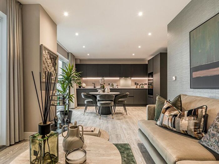 2 Bedroom Flat For Sale In Capital Interchange Way, Brentford, TW8