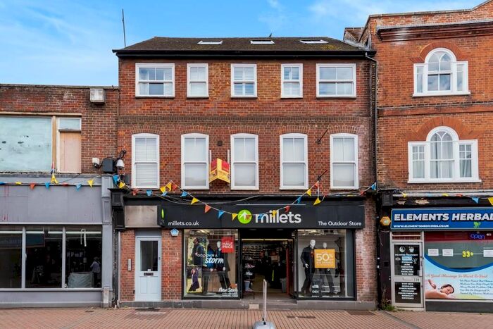 2 Bedroom Flat To Rent In High Street, Chesham, HP5