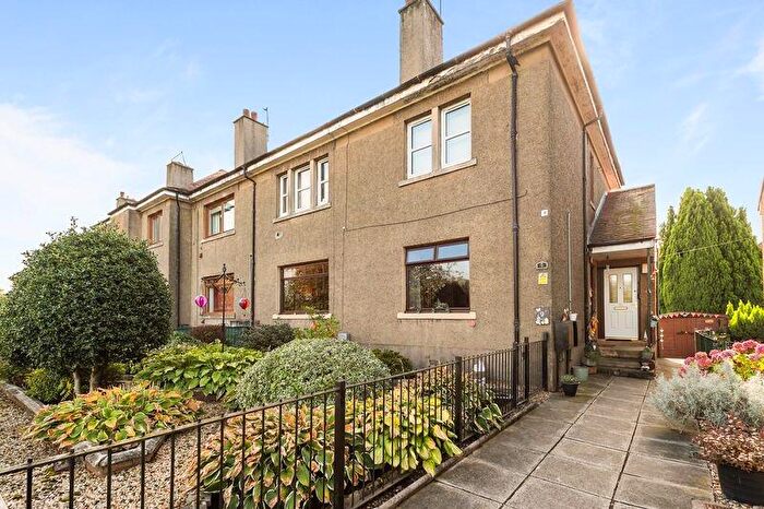 2 Bedroom Flat For Sale In Ochil Crescent, Stirling, FK8