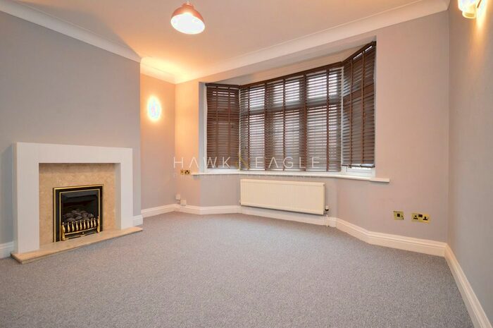 3 Bedroom End Of Terrace House To Rent In Hainault Road, Romford, Essex., RM5