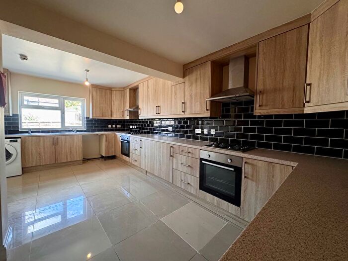 7 Bedroom Terraced House To Rent In Pinkwell Lane, Hayes, UB3