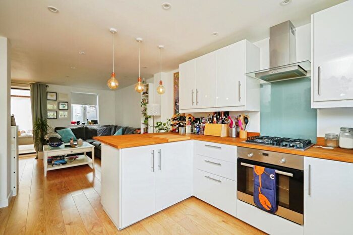 3 Bedroom Semi-Detached House For Sale In Holm Way, Bicester, Oxfordshire, OX26