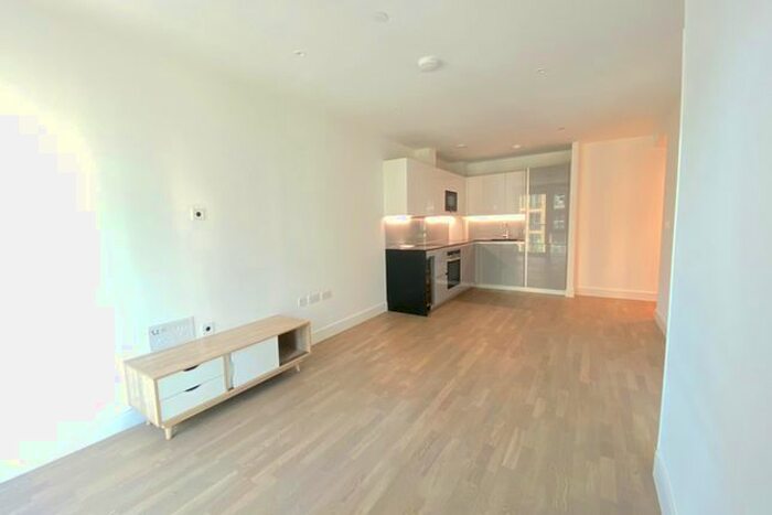 1 Bedroom Flat To Rent In Juniper Drive, London, SW18
