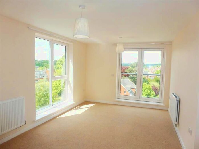 1 Bedroom Flat To Rent In Midland Road, Hemel Hempstead, HP2