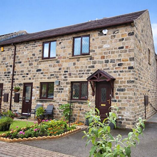 2 Bedroom End Of Terrace House For Sale In Weavers Croft, Thackley, Bradford, BD10