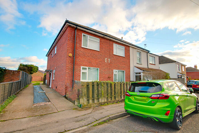 2 Bedroom Ground Maisonette For Sale In Sholing! Deceptively Spacious! Private Garden! Parking!, SO19