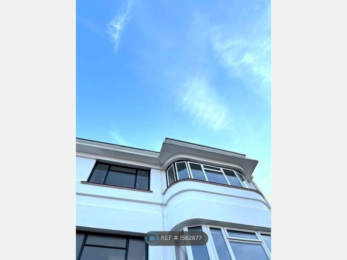 2 Bedroom Flat To Rent In Nelson Drive, Leigh-On-Sea, SS9