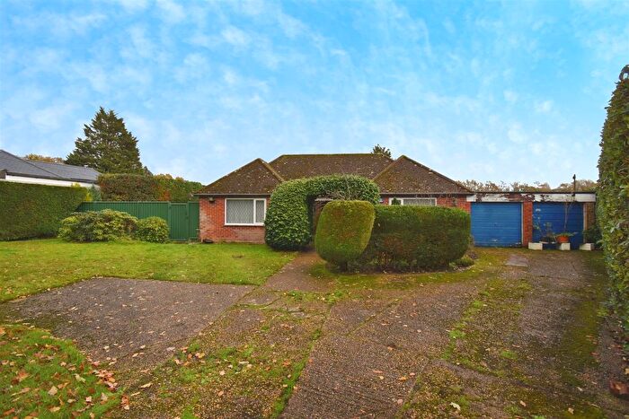 3 Bedroom Bungalow For Sale In Fleet End Road, Warsash, Southampton, SO31