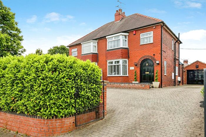 3 Bedroom Semi-Detached House For Sale In Doncaster Road, Bawtry, Doncaster, DN10