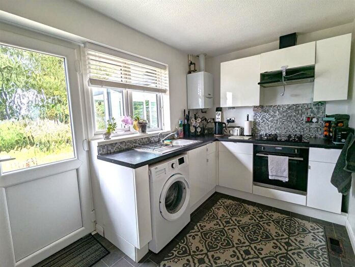 2 Bedroom Detached Bungalow For Sale In Pursley Close, Lake, PO36