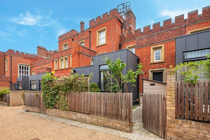 2 Bedroom Terraced House For Sale In Wellesley Road, Royal Military Academy, Woolwich, London, SE18