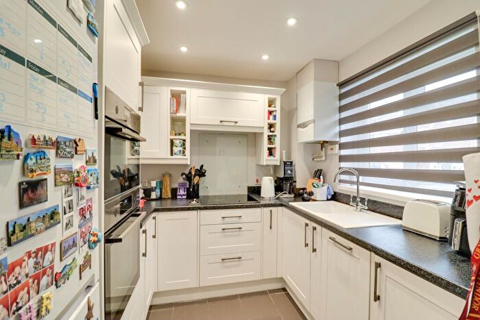 2 Bedroom Terraced House For Sale In Vineyard Close, Woolston, SO19