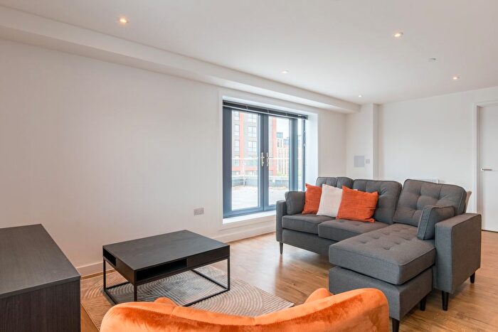 2 Bedroom Flat To Rent In Phoenix, Leeds, LS9