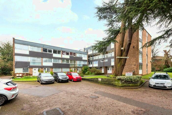 Apartment To Rent In Ailantus Court, Stonegrove, Edgware, HA8
