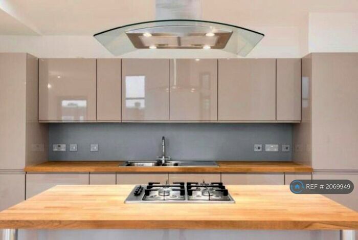 1 Bedroom Flat To Rent In Odeon Parade, London, SE9