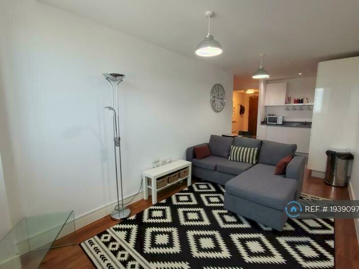 1 Bedroom Flat To Rent In Metropolitan House, Birmingham, B16