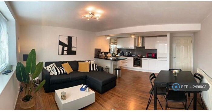 2 Bedroom Flat To Rent In Rishton Lane, Bolton, BL3