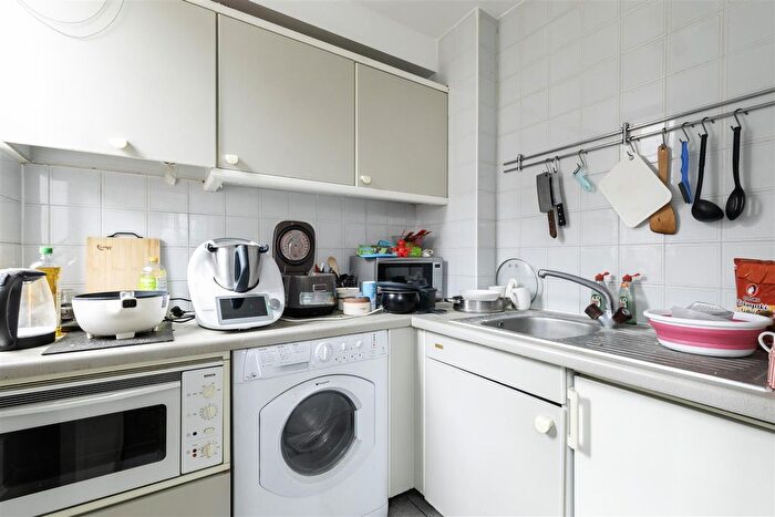 1 Bedroom Flat To Rent In Sloane Avenue, SW3