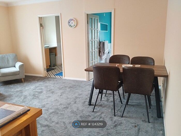 1 Bedroom Flat To Rent In Dryden Close, Ilford, IG6