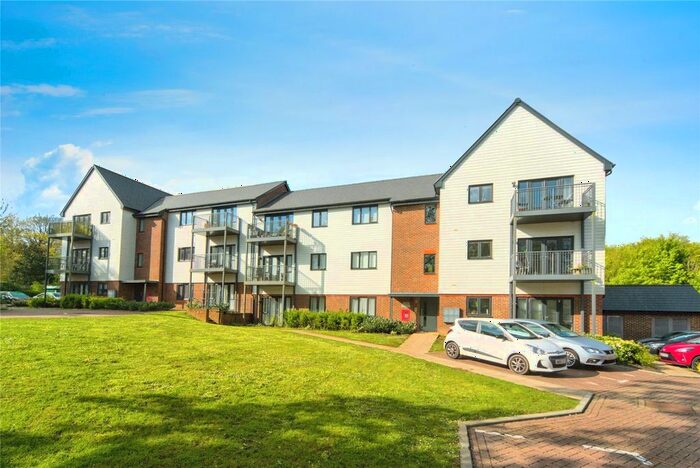 2 Bedroom Flat For Sale In Long Lane, Handcross, Haywards Heath, West Sussex, RH17