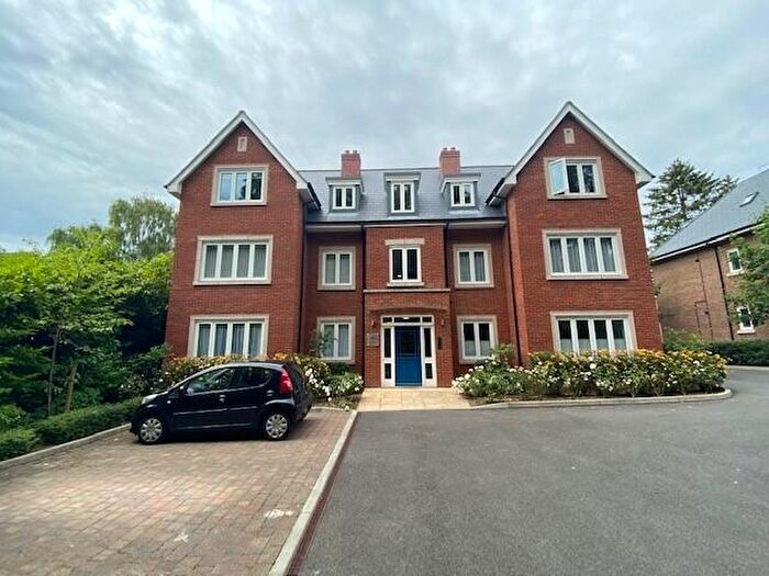 2 Bedroom Apartment To Rent In Amersham Road, High Wycombe, HP13