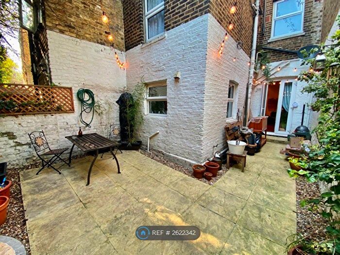 1 Bedroom Flat To Rent In Southolm Street, London, SW11