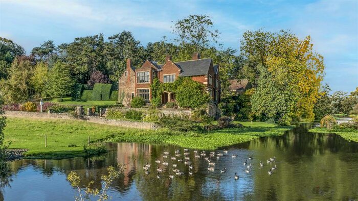 8 Bedroom Detached House For Sale In London Road, Kegworth, Leicestershire, DE74