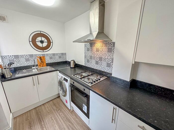 1 Bedroom House To Rent In Clapham Road (Room ), L4