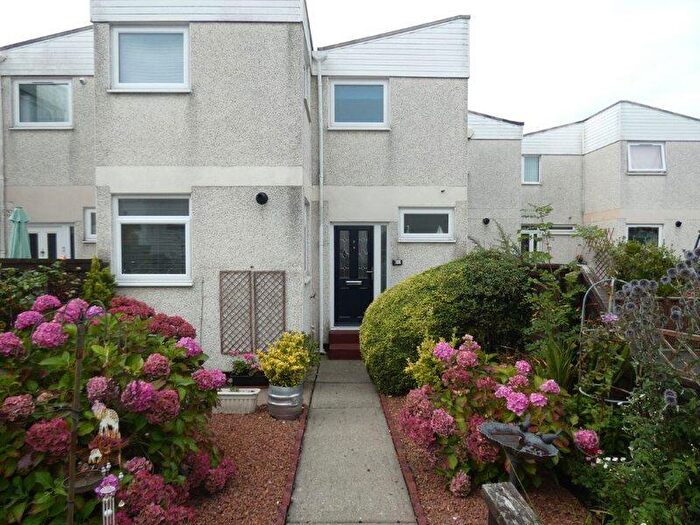 3 Bedroom Terraced House For Sale In Angus Close, Killingworth, NE12