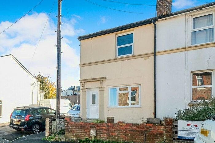 2 Bedroom Detached House To Rent In Norman Road, Tunbridge Wells, Kent, TN1