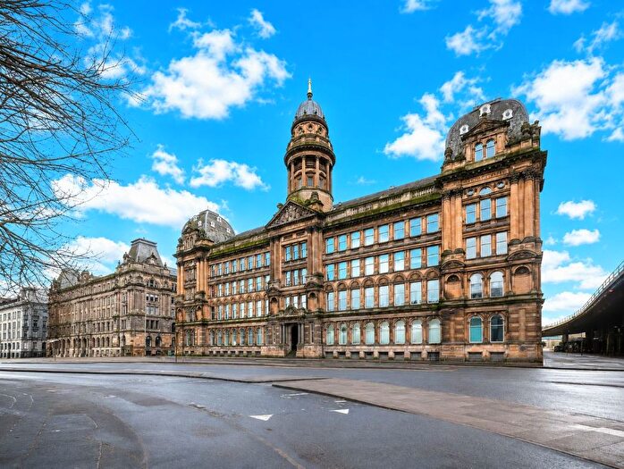 3 Bedroom Flat For Sale In Flat, Morrison Street, Glasgow, Lanarkshire, G5