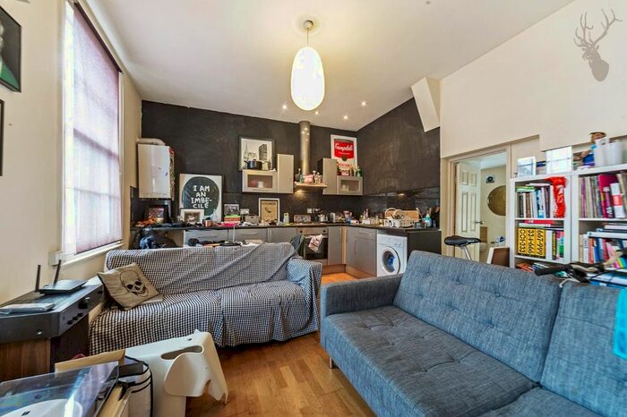 1 Bedroom Flat To Rent In Roman Road, London, E3