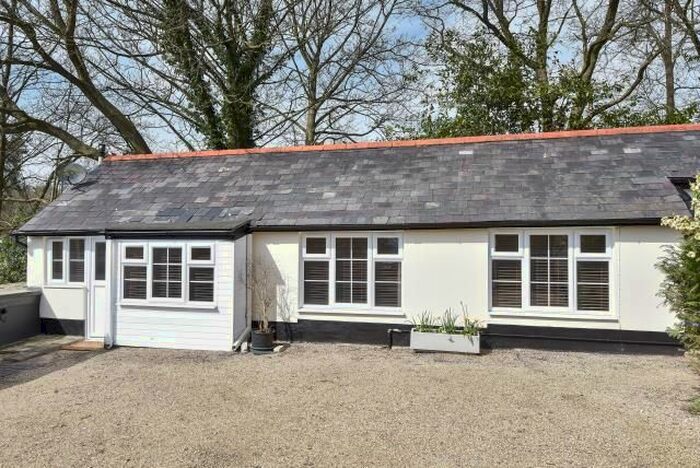 2 Bedroom Detached Bungalow To Rent In North Road, Ascot SL5