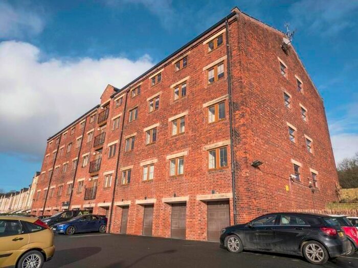 1 Bedroom Flat To Rent In Towpath House, Canal Road, Riddlesden, BD20