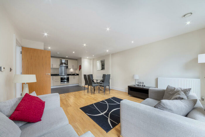 3 Bedroom Apartment To Rent In Indescon Square, London, Canary Wharf, E14