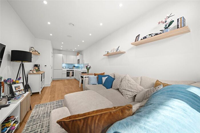 1 Bedroom Flat For Sale In Mercury House, Broadwater Road, Welwyn Garden City, Hertfordshire, AL7