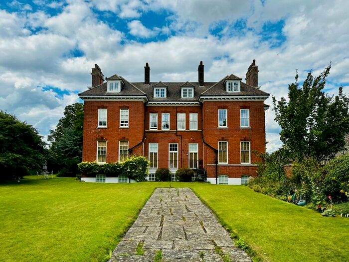 3 Bedroom Apartment To Rent In Birdcage Walk, Newmarket, Suffolk, CB8