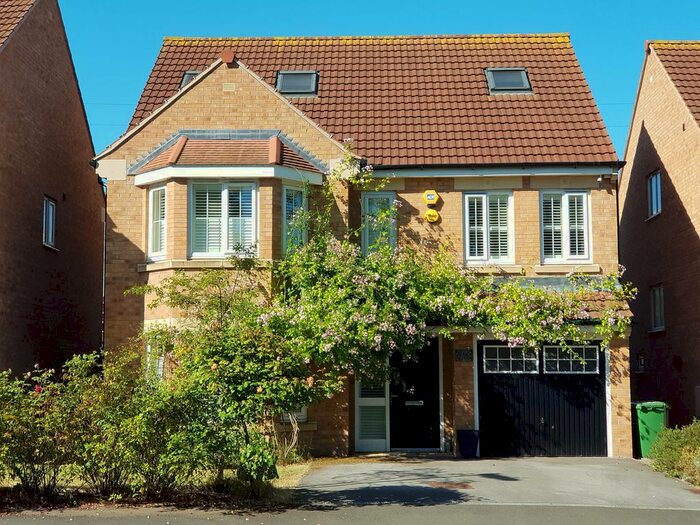 5 Bedroom Property To Rent In Tingle View, Leeds, LS12