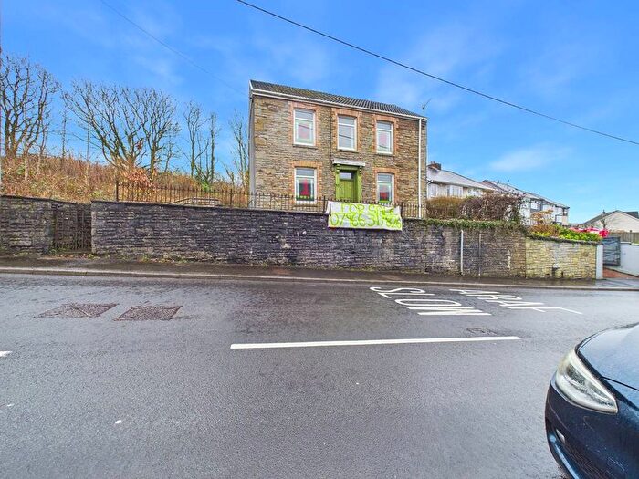 3 Bedroom Detached House For Sale In Neath Road, Crynant, SA10