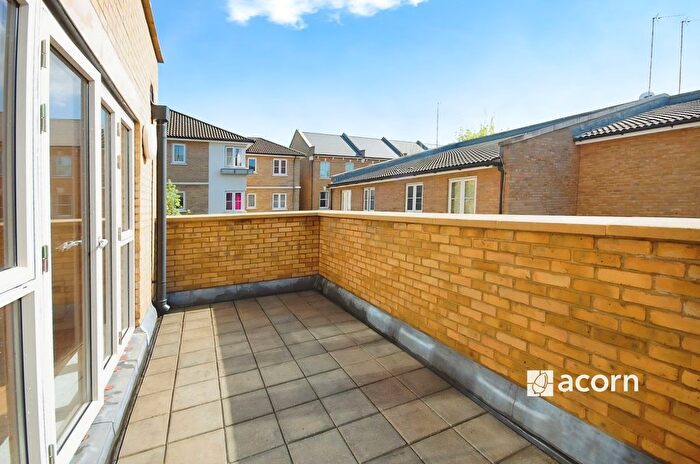 1 Bedroom Flat To Rent In Hendre Road, London, SE1