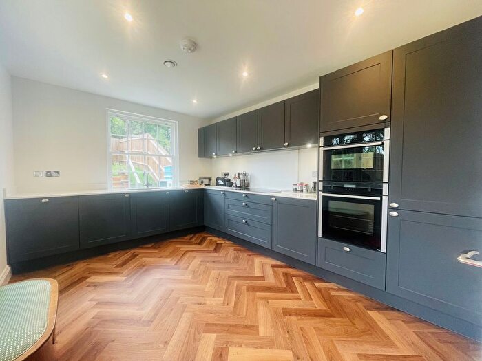 4 Bedroom Semi-Detached House To Rent In Mill Green Lane, Hatfield, AL9