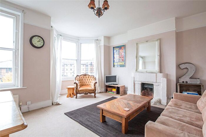 3 Bedroom Apartment To Rent In White Hart Lane, Tottenham, London, N17