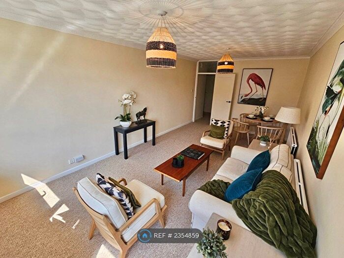 2 Bedroom Flat To Rent In Osborne Road, New Milton, BH25