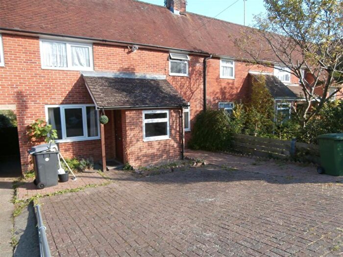 4 Bedroom Semi-Detached House To Rent In Cromwell Road, Winchester, SO22
