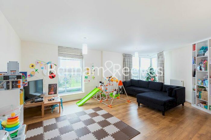 2 Bedroom Flat To Rent In Granville Gardens, Ealing Common, W5